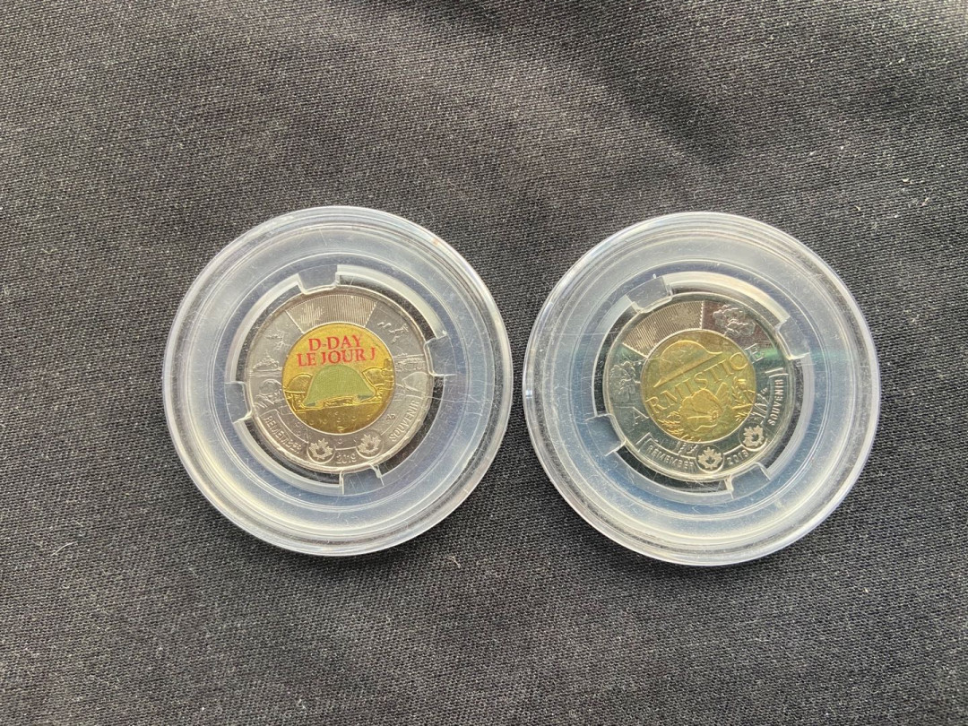 【币观天下】第142期钱币拍卖 【加拿大】诺曼底登陆本色彩色各一枚