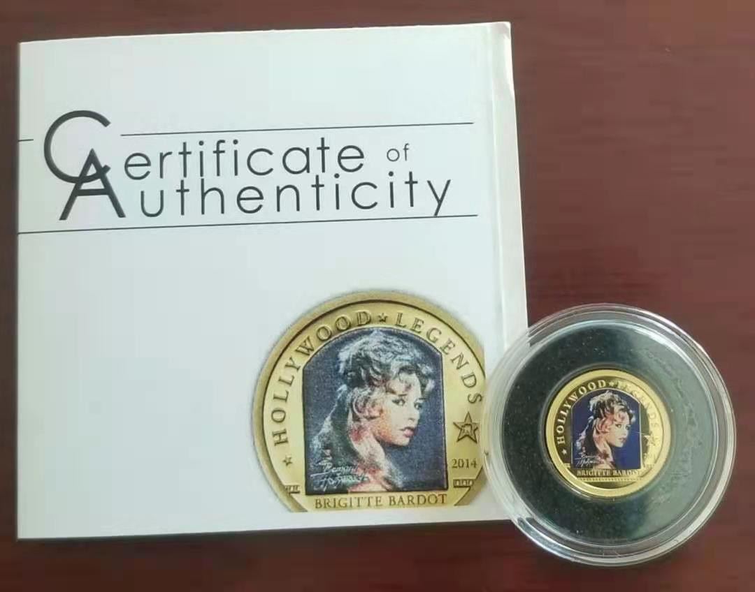 【币观天下】第142期钱币拍卖 库克2014年好莱坞明星碧姬·芭铎彩色金币