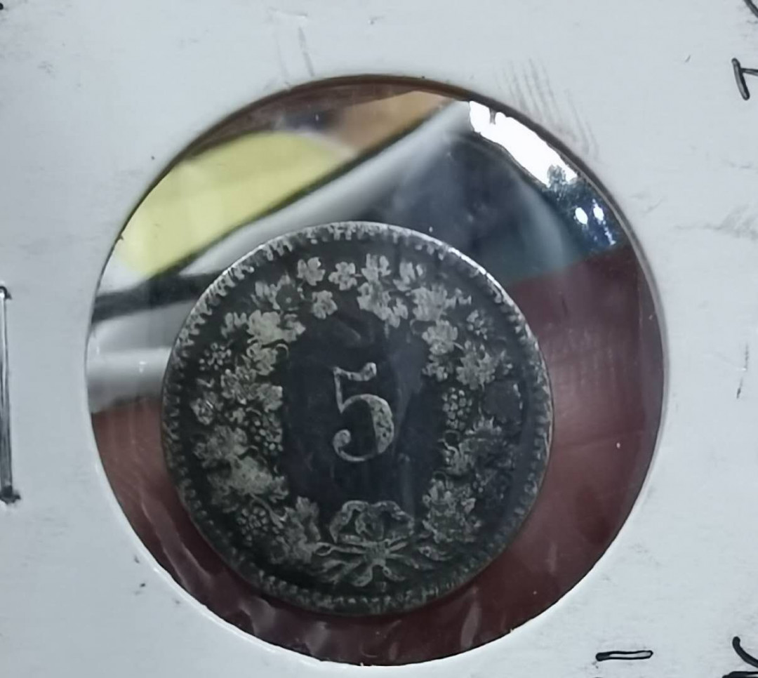 北京马甸外币专卖微拍第四十八场，外国金银币专场。陆续上新，欢迎关注。 1850年瑞士第一版5分，材质：Bill on. 重1.6克，品相如图 详情 起拍: 0元