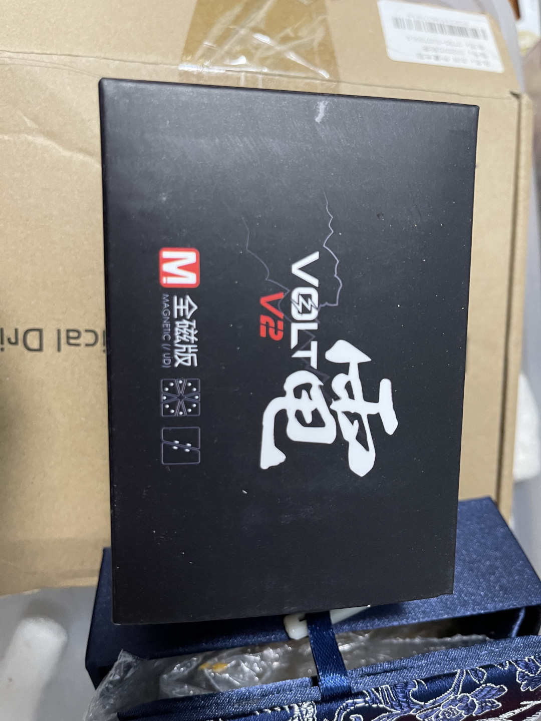 CSIS-GREAT评级精品钱币拍卖第八十六期 奇艺XMD电SQ1V2二代专业竞速魔方 魔方黄白半亮彩色魔方玩具