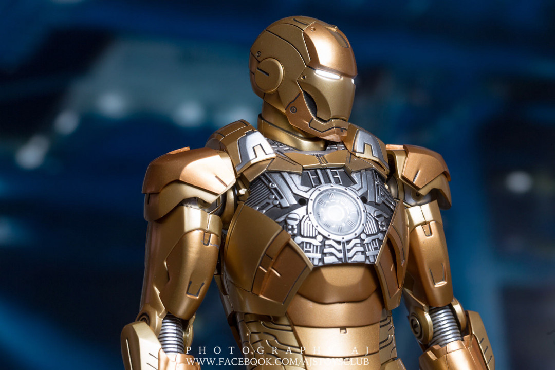 零元拍：KingArts 1/9 DFS006T 钢铁侠3 合金可动 黄金版 MK21 限定100个，独有的桔色发光地台