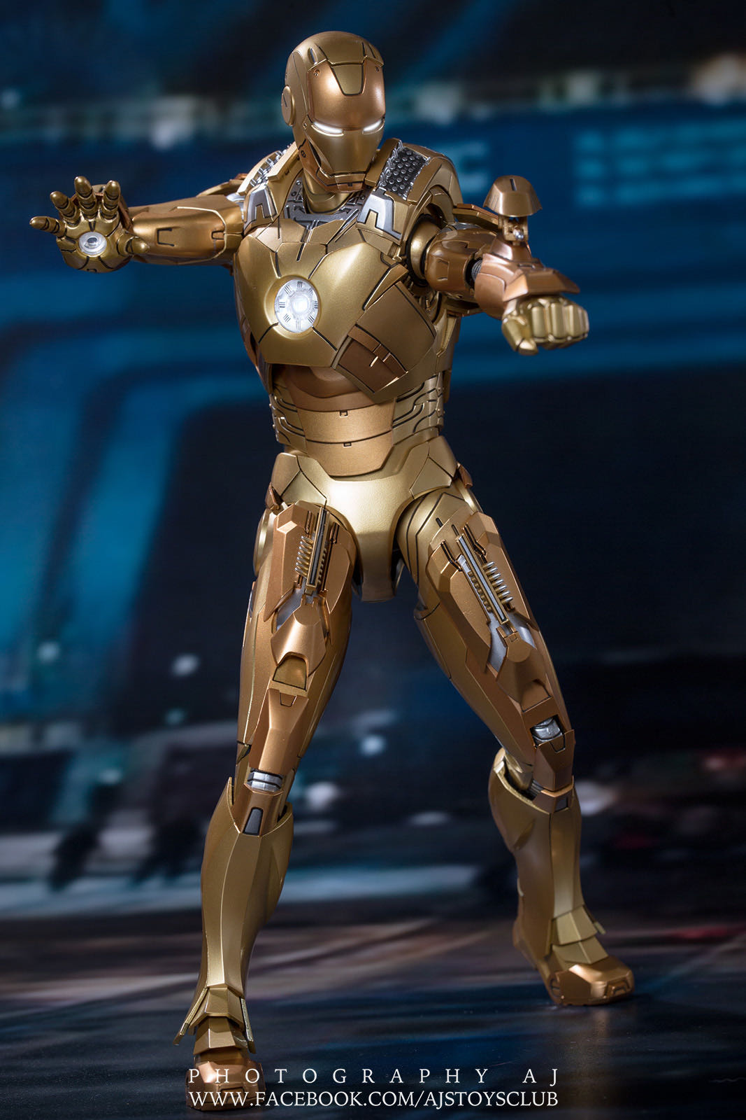 零元拍：KingArts 1/9 DFS006T 钢铁侠3 合金可动 黄金版 MK21 限定100个，独有的桔色发光地台