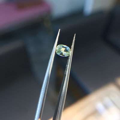 80年斯里兰卡宝石公司HH GEMS 【大牌尾单 小彩色蓝宝石专辑】 - Green Sapphire 浅绿色蓝宝石 0.38ct 纯天然