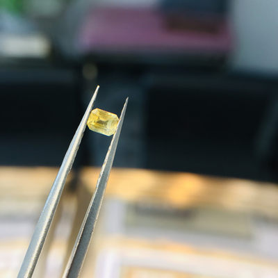 80年斯里兰卡宝石公司HH GEMS 【大牌尾单 小彩色蓝宝石专辑】 - Yellow Sapphire 黄色蓝宝石 0.41ct  祖母绿切割 颜色浓郁