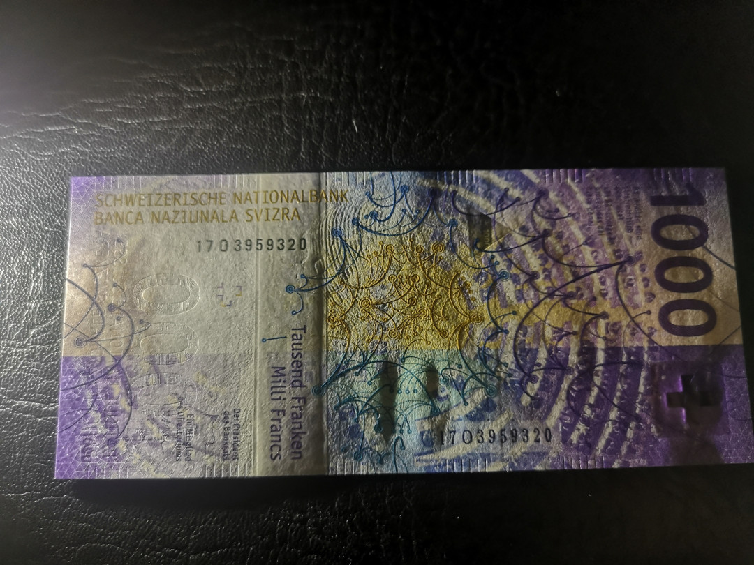 《外钞收藏家》第一百零七期拍卖 2017年瑞士 手版 1000法郎 全新UNC 居中非常好 品相完美