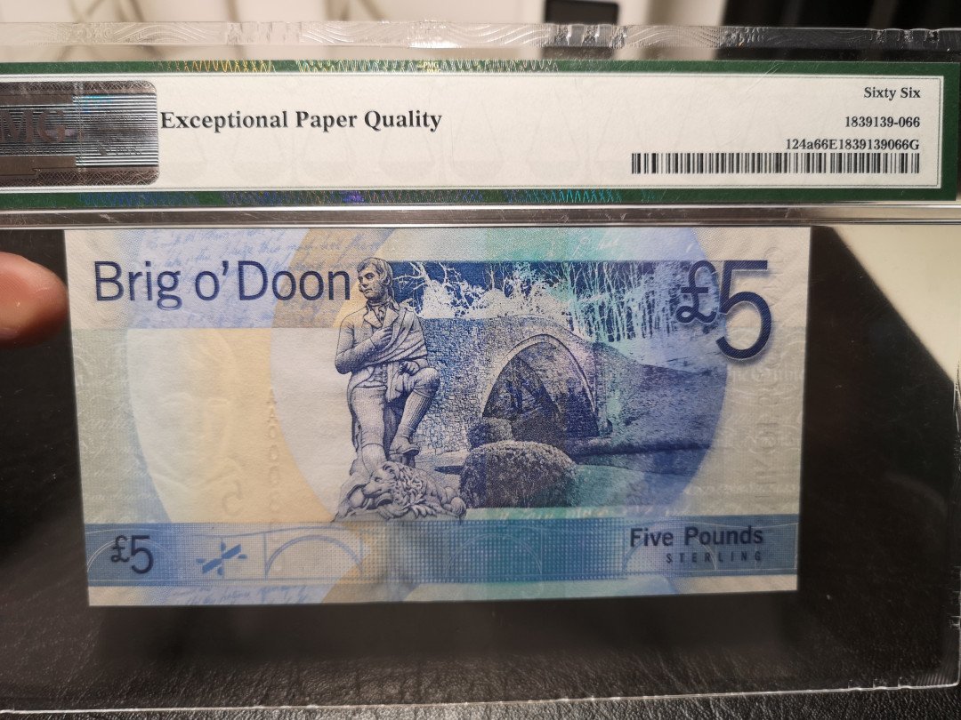 《外钞收藏家》第一百零七期拍卖 2007年苏格兰全套5、10、20、50、100镑 五张 首发冠800号 分数如图