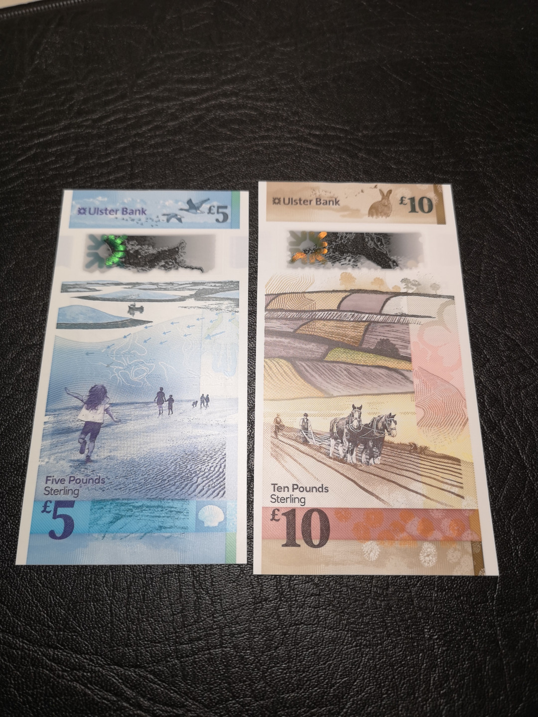 《外钞收藏家》第一百零七期拍卖 北爱10、5镑 两张 全新UNC 尾号4同