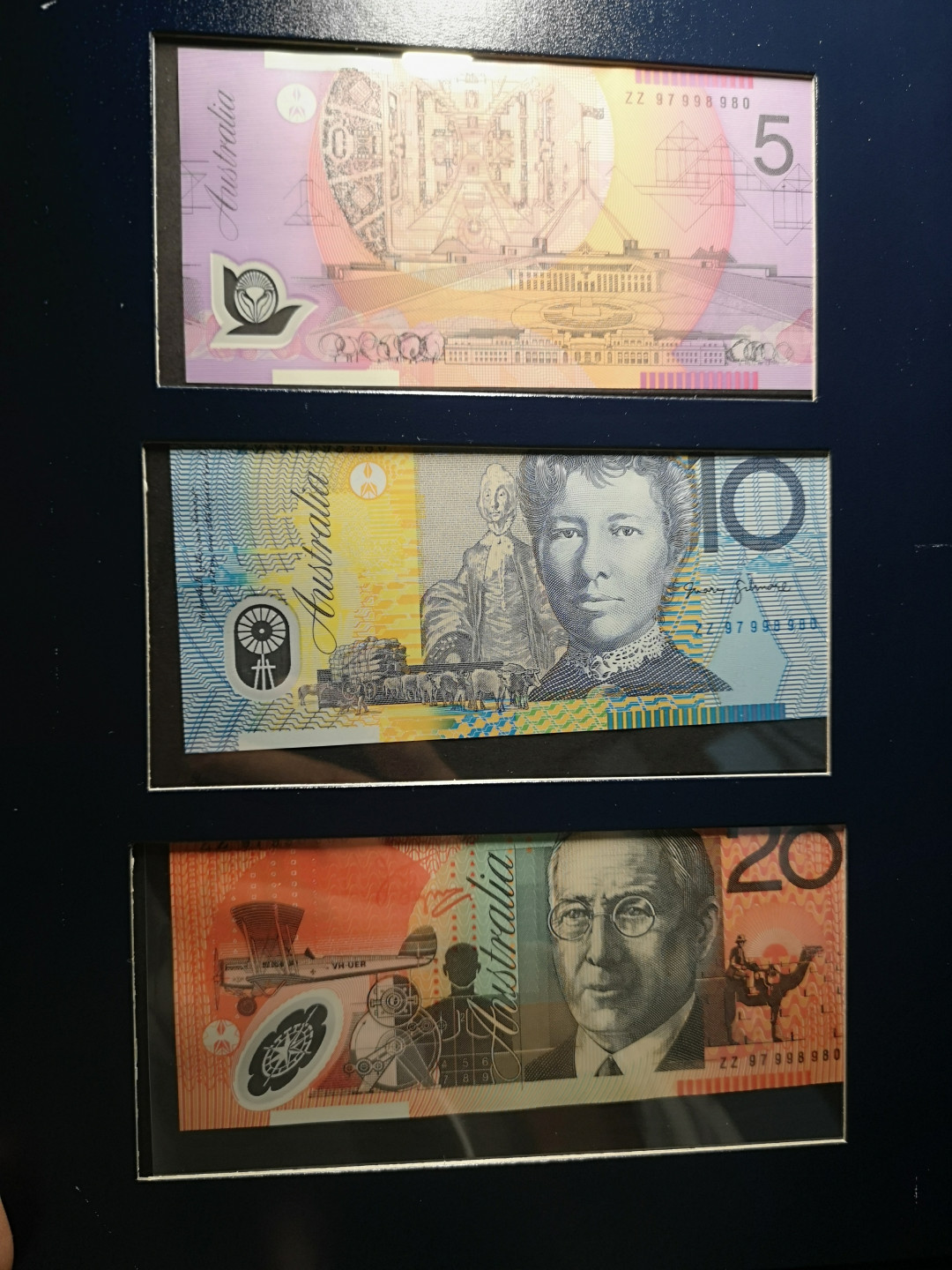 《外钞收藏家》第一百零七期拍卖 1997年澳大利亚精装册 全套纸币和硬币 