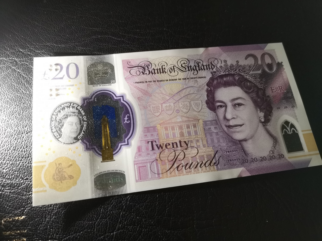 《外钞收藏家》第一百零七期拍卖 英国最新版塑料钞 20镑 222豹子号 全新UNC