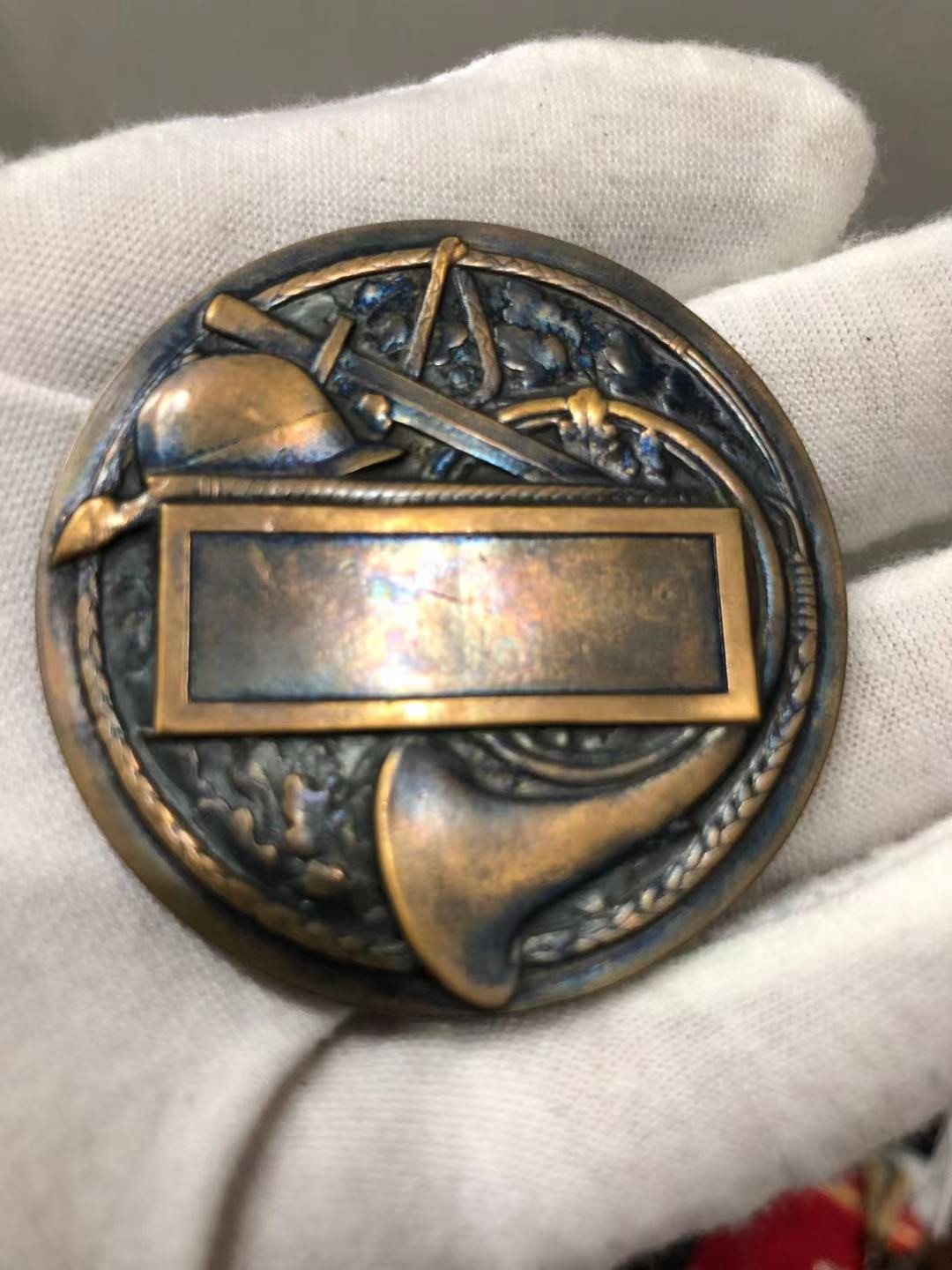 喜迎🐂年艺术麦朵尔第十场拍卖 法国黑底骑马图