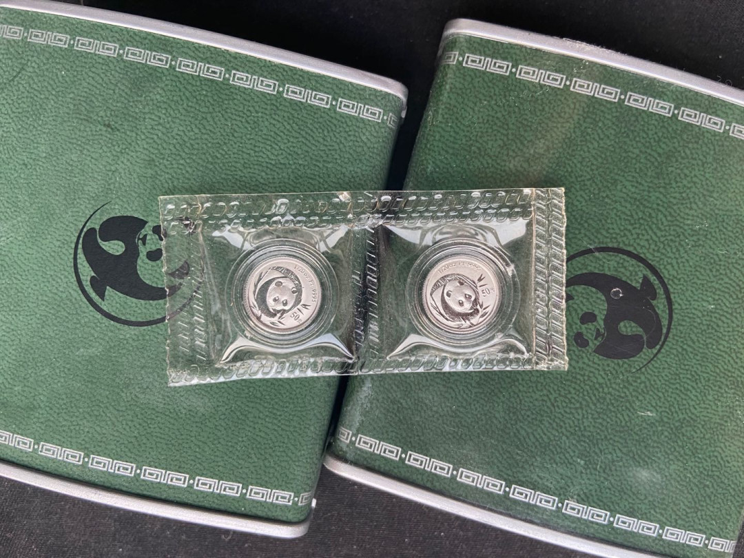 【币观天下】第144场拍卖 2003年中国铂金小熊猫2枚