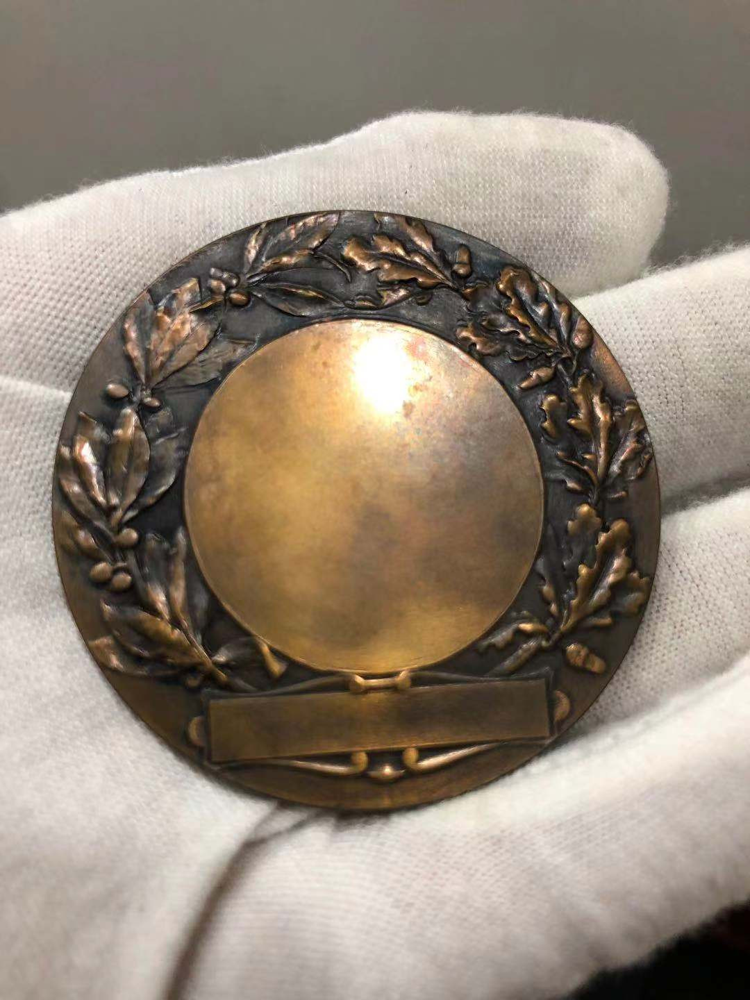 喜迎🐂年艺术麦朵尔第十场拍卖 法国黑底牧羊犬