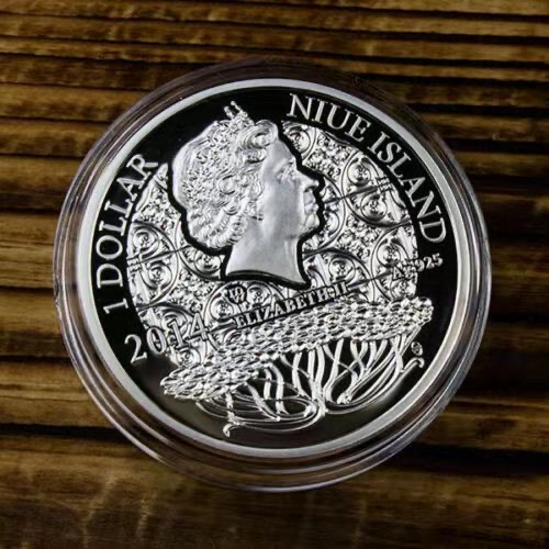 【币观天下】第144场拍卖 纽埃2013年1元，“爱你一生(2013)”十二星座幸(性)福魔石系列(2)---压轴王座：二月“双鱼座”，幸福魔石(紫宝石)，镶嵌施华洛世奇紫色大宝石精制银币