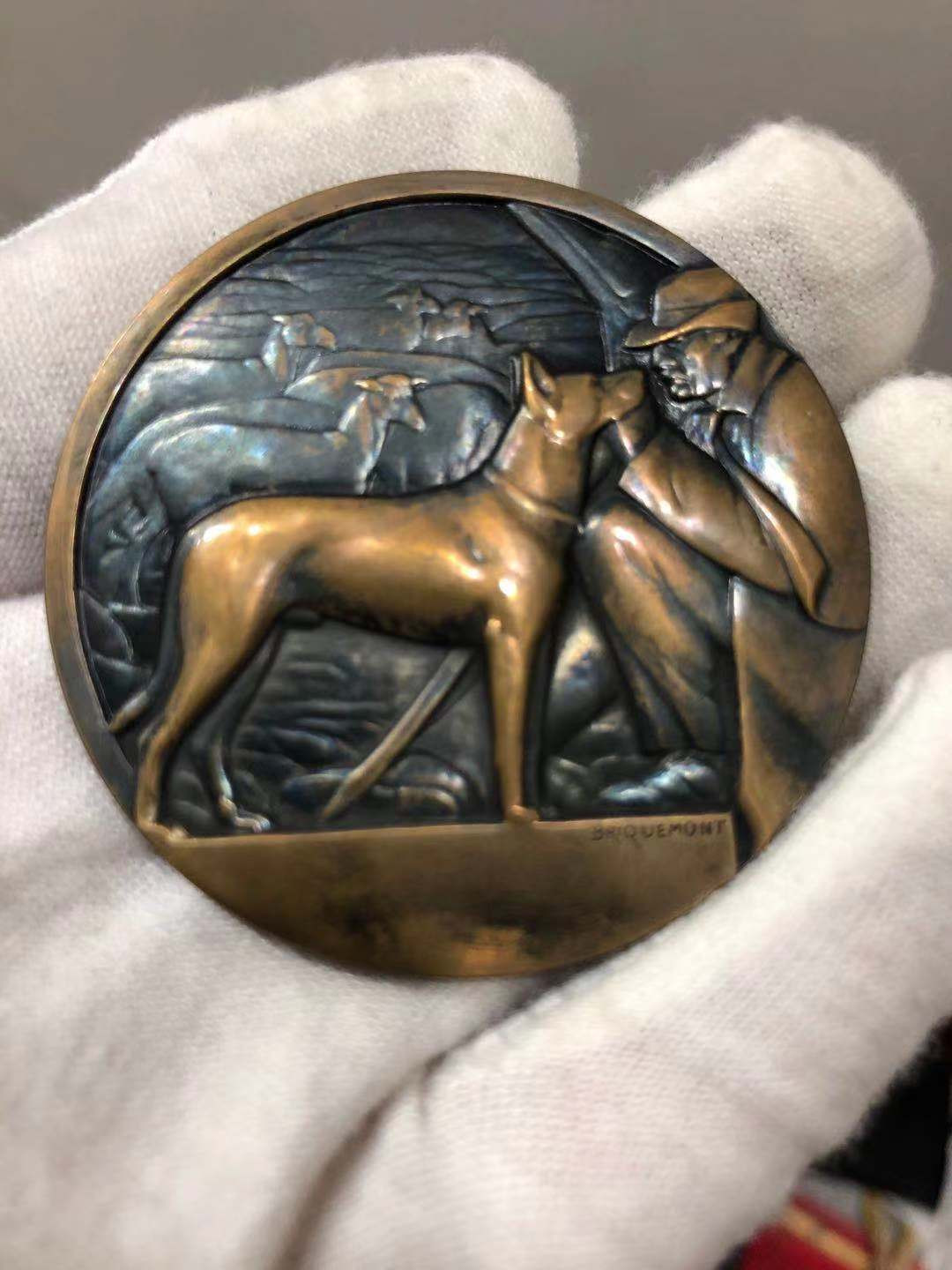 喜迎🐂年艺术麦朵尔第十场拍卖 法国黑底牧羊犬