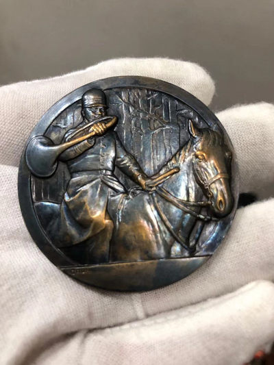 喜迎🐂年艺术麦朵尔第十场拍卖 - 法国黑底骑马图