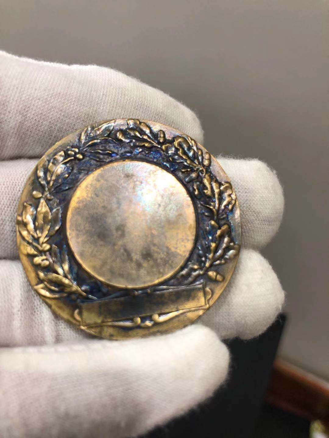 喜迎🐂年艺术麦朵尔第十场拍卖 爱犬