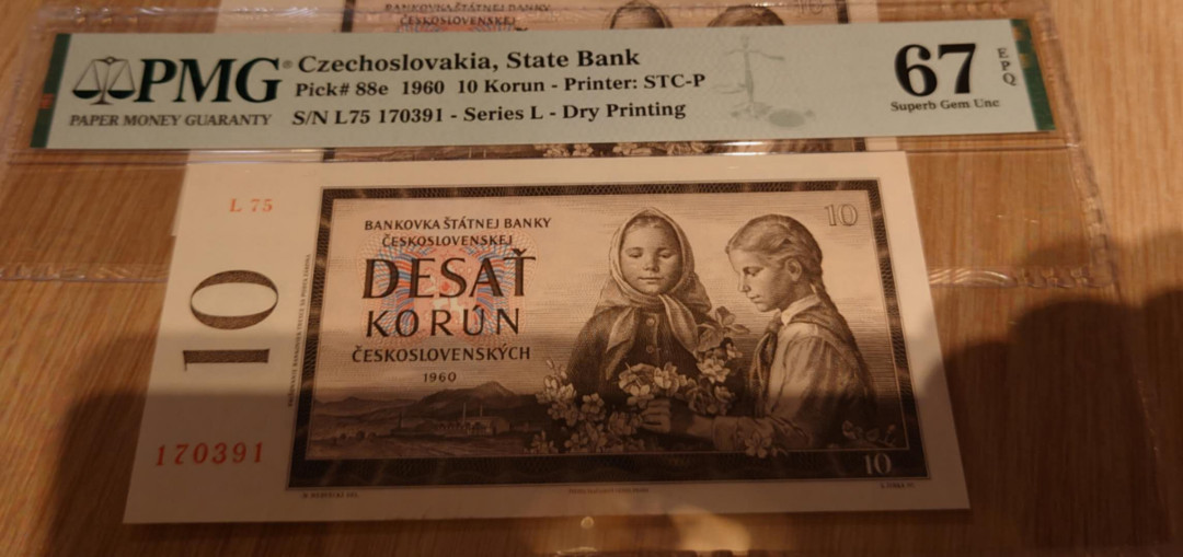 （陆续更新）【囧羊收藏】精选微拍第21期暨2021年第十二期 世界各国纸币 有新出分的荷兰25盾评级币等 【一口价已售出，请勿出价】1960年捷克斯洛伐克10克朗 PMG67E全程无4号码