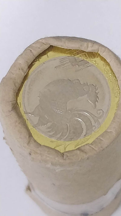 开心收藏拍卖第240期 - 银行原卷鸡年纪念币一卷，面值400