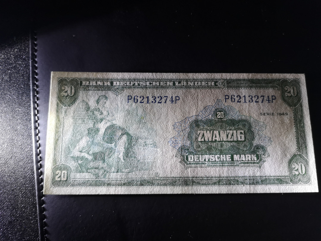 《外钞收藏家》第一百零八期拍卖 1949年德国20马克 近全新品相 老票有潮斑