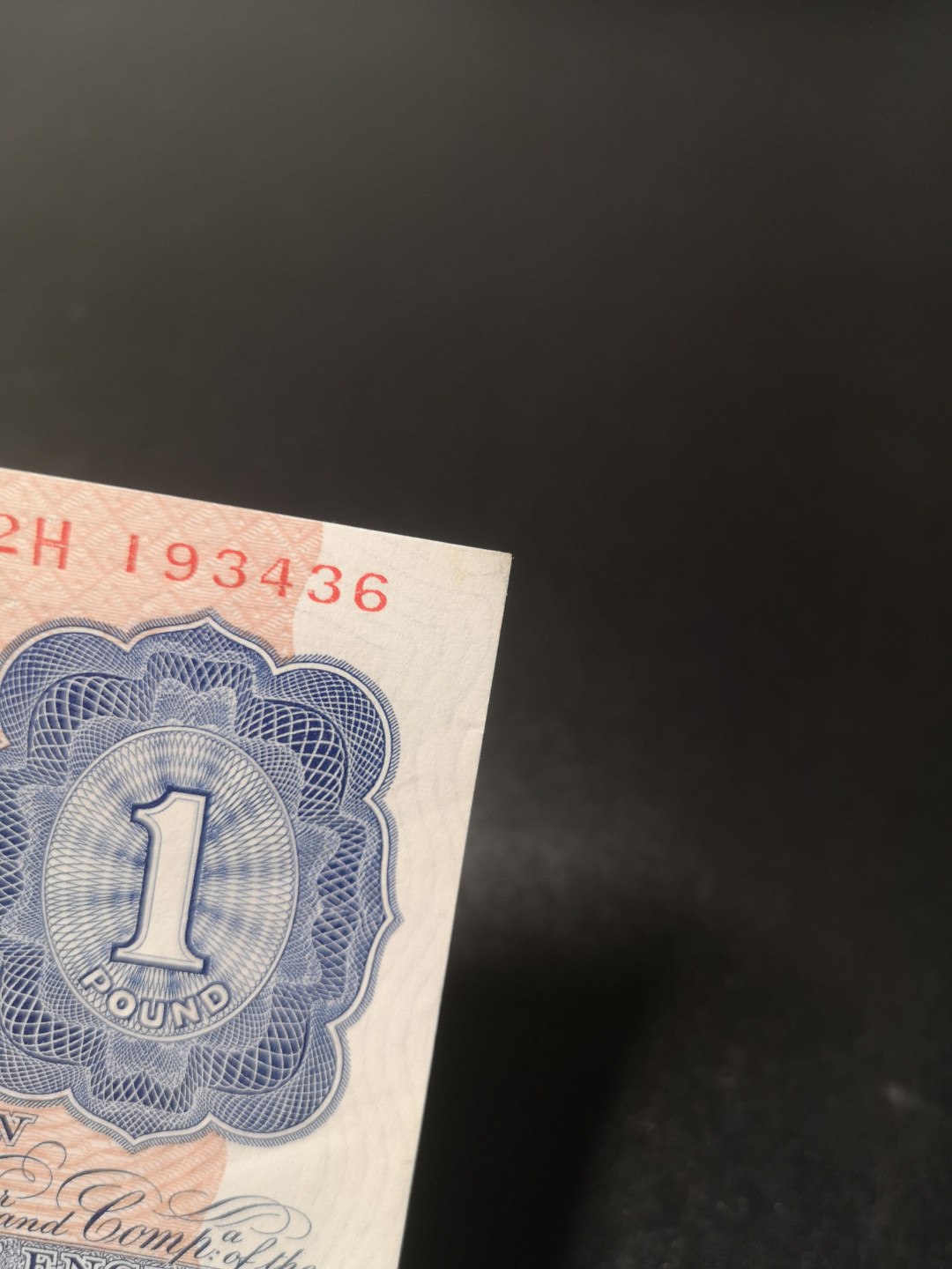 《外钞收藏家》第一百零八期拍卖 英国A序列1镑 8品左右 年代久 详细品相参考图片