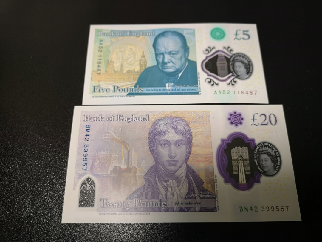 《外钞收藏家》第一百零八期拍卖 英国最新版塑料钞20、5镑两张 全新UNC