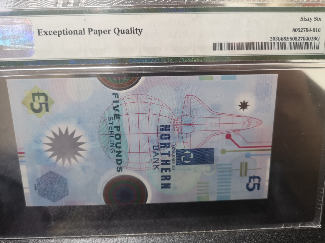 《外钞收藏家》第一百零八期拍卖 2000年北爱尔兰5镑塑料钞 纪念钞 PMG66