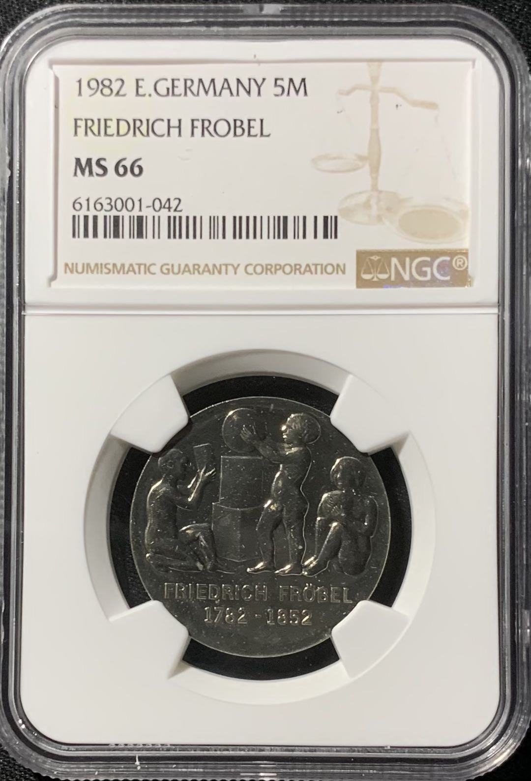 紫瑗钱币—微拍第136期  德国 东德 1982年 福绿贝尔诞辰200周年 5马克 NGC MS66