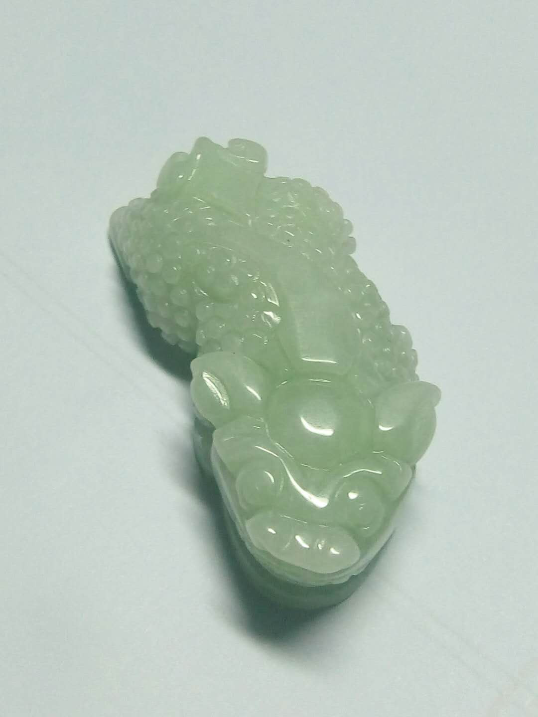 珍品收藏(系统自动拍卖) 天然翡翠A货，翡翠麒麟把（挂）件。