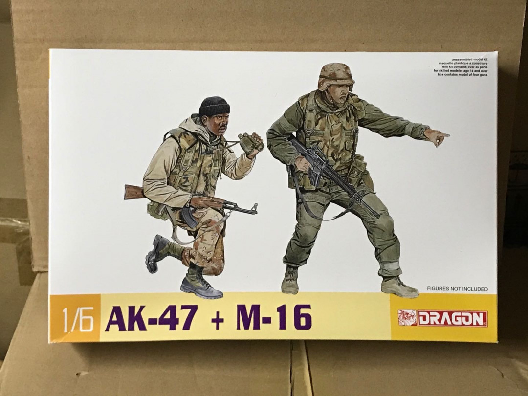 零元拍：威龙1/6 AK47&M16模型套件，拍品需要自己装配上色。