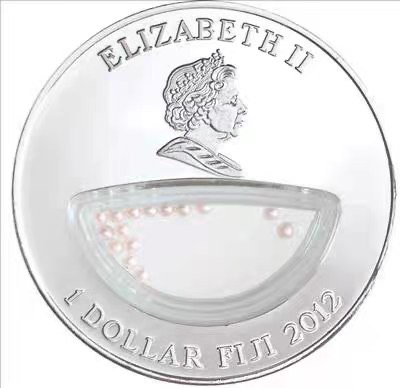 【币观天下】第145期钱币拍卖 斐济2012年自然母亲宝藏系列越南粉珍珠镂空镶嵌银币 