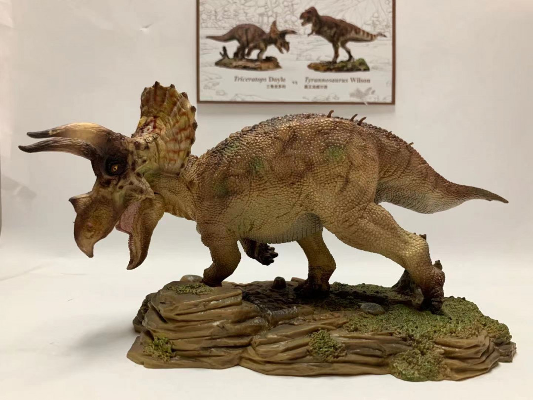 零元拍：三角龙多利 比例1/35 ，尺寸约250MM，全新