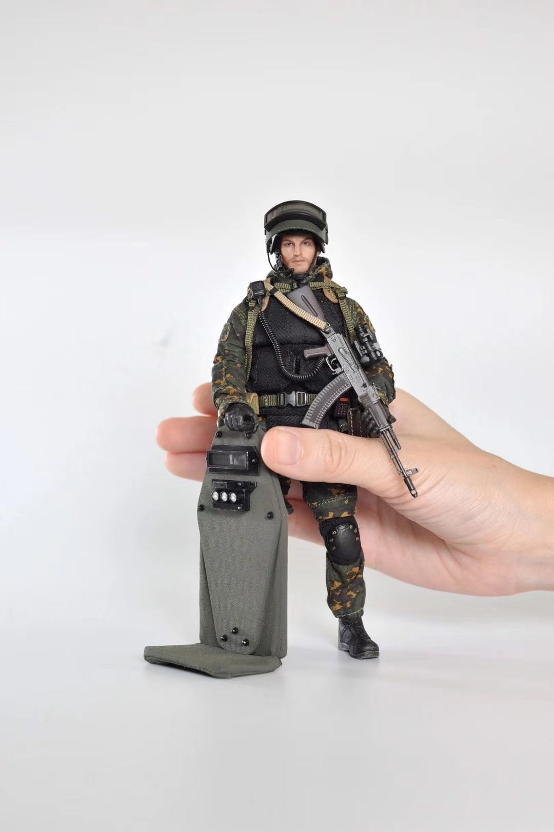 零元拍：Crazy Figure 1/12  LW007 俄罗斯阿尔法特种部队  重盾手