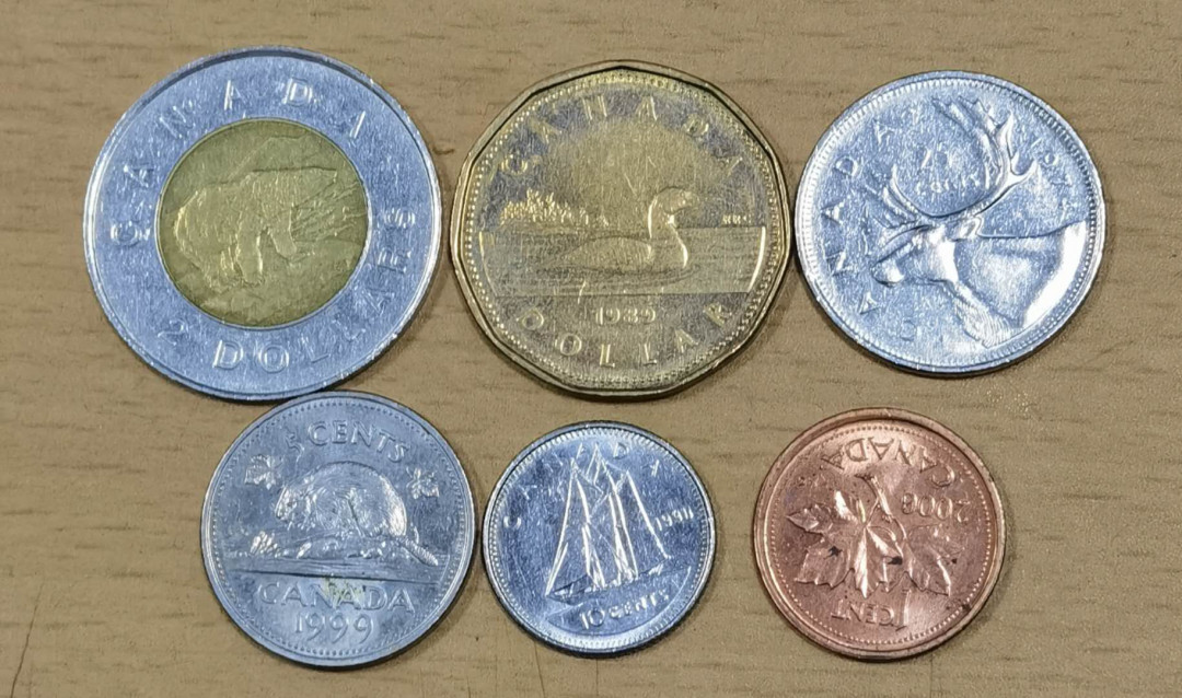 北京马甸外币专卖微拍第五十一期，外国流通币，非贵金属纪念币专场，陆续上新欢迎关注 加拿大流通币6枚／套，品相如图