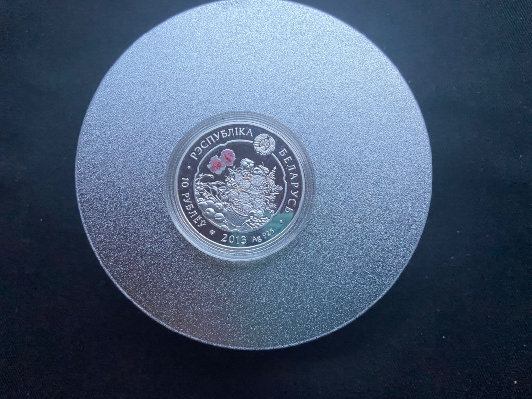 【币观天下】第146期钱币拍卖 2013  白俄罗斯2013年10卢布，世界名花系列(3)：百年好合-“百合花” 双面亮光彩色精制银币