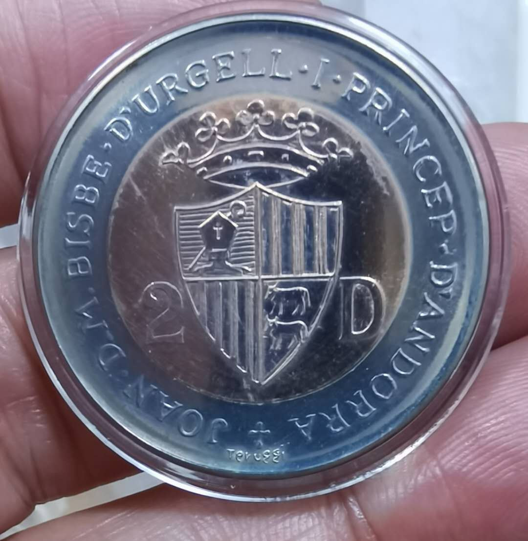 北京马甸外币专卖微拍第五十一期，外国流通币，非贵金属纪念币专场，陆续上新欢迎关注 1984年安道尔动物双色币3枚／套，这套币越来越少见了，品相如图