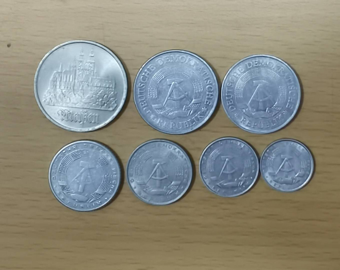 北京马甸外币专卖微拍第五十一期，外国流通币，非贵金属纪念币专场，陆续上新欢迎关注 东德流通币7枚／套，品相如图