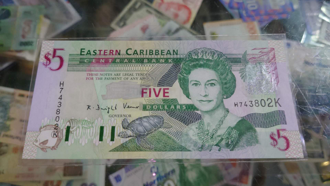 陆续更新【囧羊收藏】精选微拍第23期暨2021年第十四期 2003年东加勒比5元 圣基茨和尼维茨 少见国家