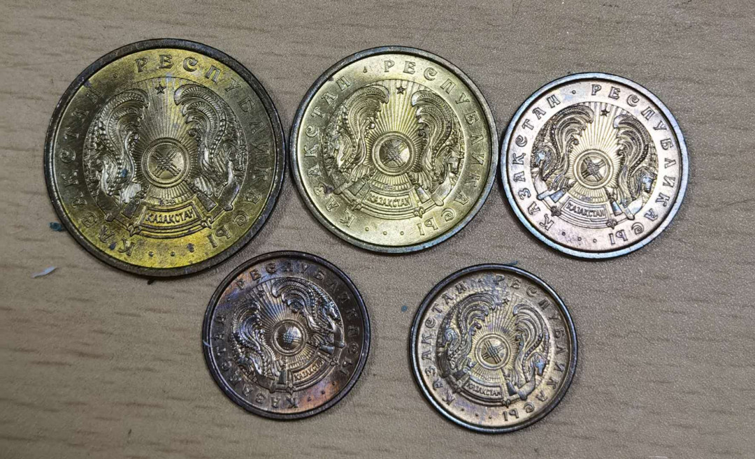 北京马甸外币专卖微拍第五十一期，外国流通币，非贵金属纪念币专场，陆续上新欢迎关注 哈萨克斯坦流通币5枚／套，品相如图
