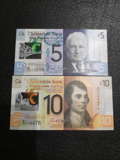 《外钞收藏家》第一百一十期拍卖 - 苏格兰克莱斯戴尔10、5镑 两张 全新UNC