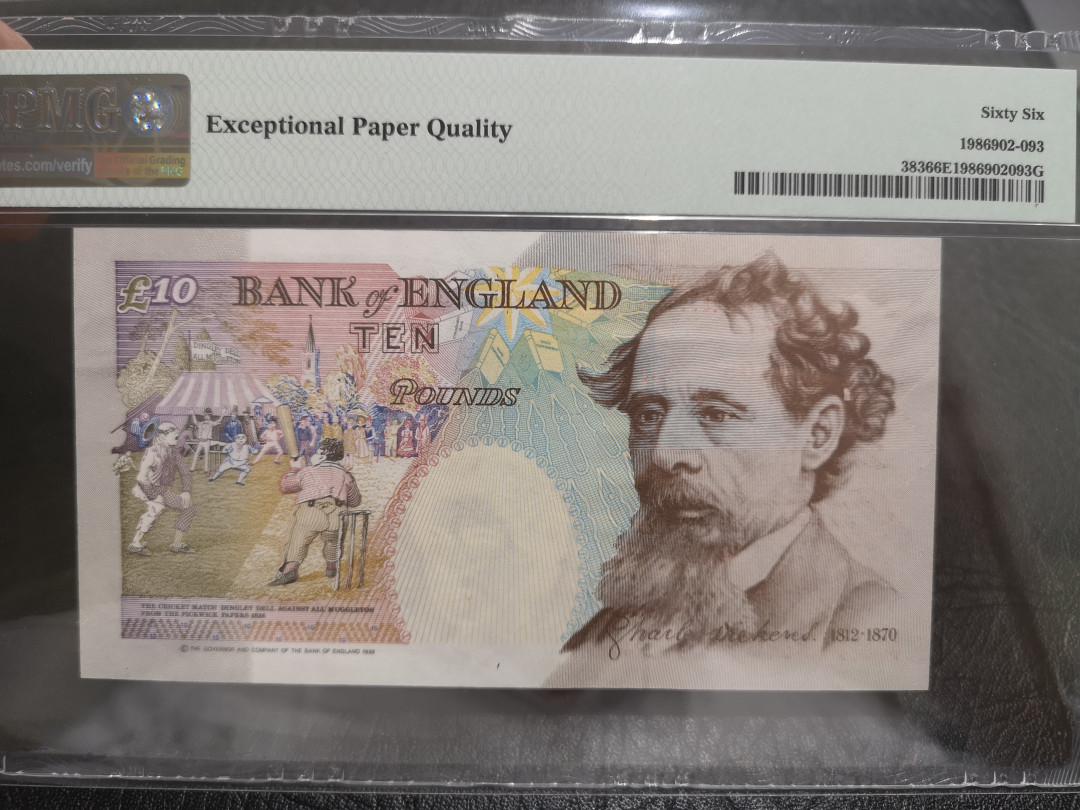 《外钞收藏家》第一百一十期拍卖 1992年英国E序列10镑 PMG66 A01冠