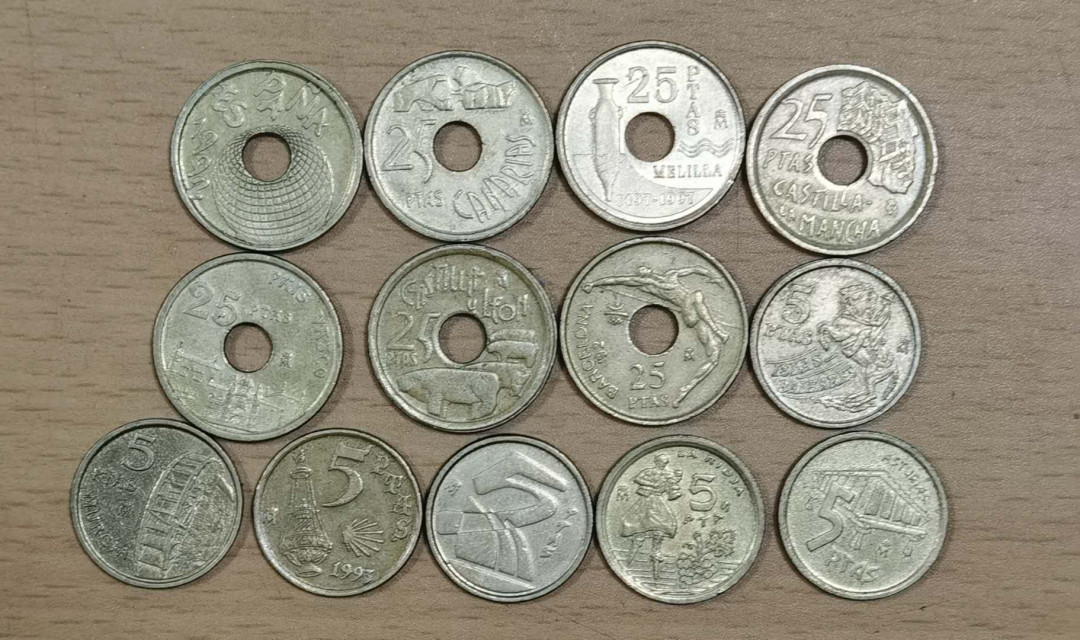 北京马甸外币专卖微拍第五十一期，外国流通币，非贵金属纪念币专场，陆续上新欢迎关注 西班牙纪念币13枚