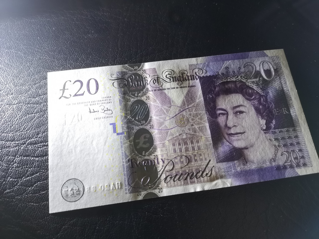 《外钞收藏家》第一百一十期拍卖 英国F序列20镑 全新UNC