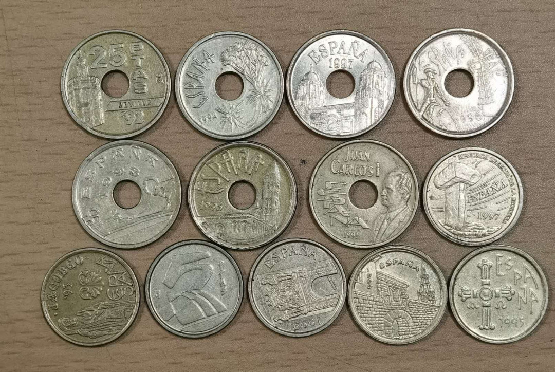 北京马甸外币专卖微拍第五十一期，外国流通币，非贵金属纪念币专场，陆续上新欢迎关注 西班牙纪念币13枚