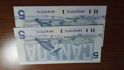 陆续更新上架【囧羊收藏】精选微拍第24期暨2021年第十五期 世界钱币精品 【一口价已售出，勿拍】1986年加拿大5元纸币 两张连号 全新绝品签名如图