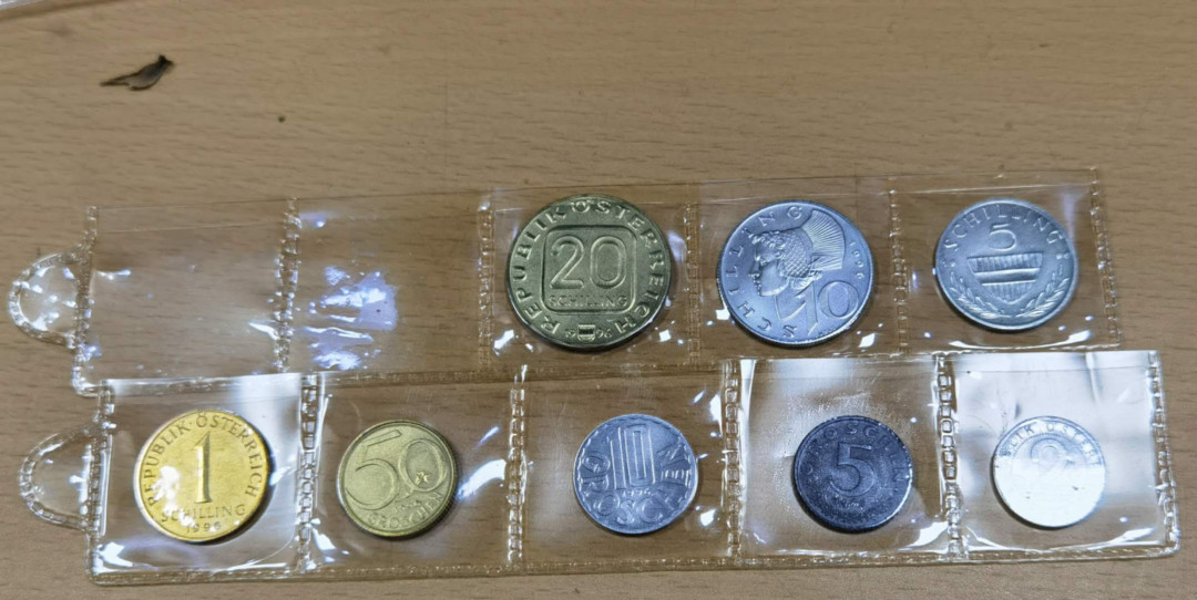 北京马甸外币专卖微拍第五十一期，外国流通币，非贵金属纪念币专场，陆续上新欢迎关注 1996年版官方卡册拆下来的BU级奥地利流通币，5，2格罗申为后配