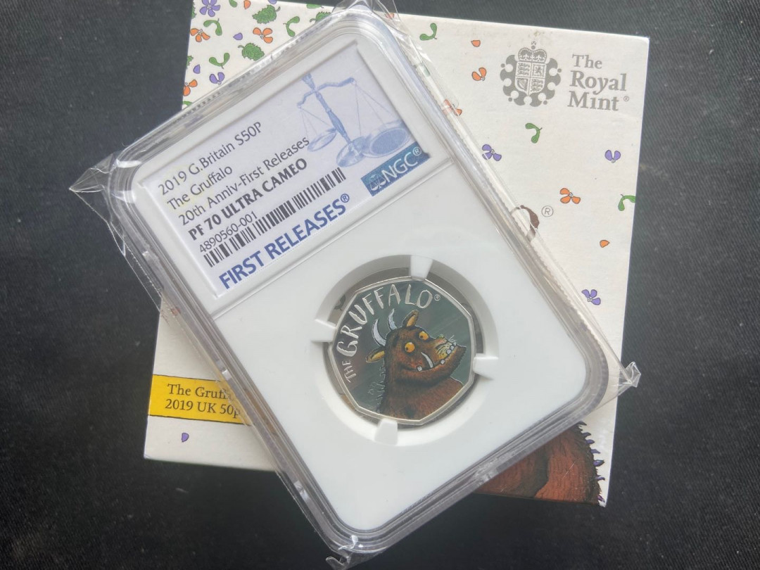 【币观天下】第147期钱币拍卖 【英国】童话故事咕噜牛银币【ngc70】