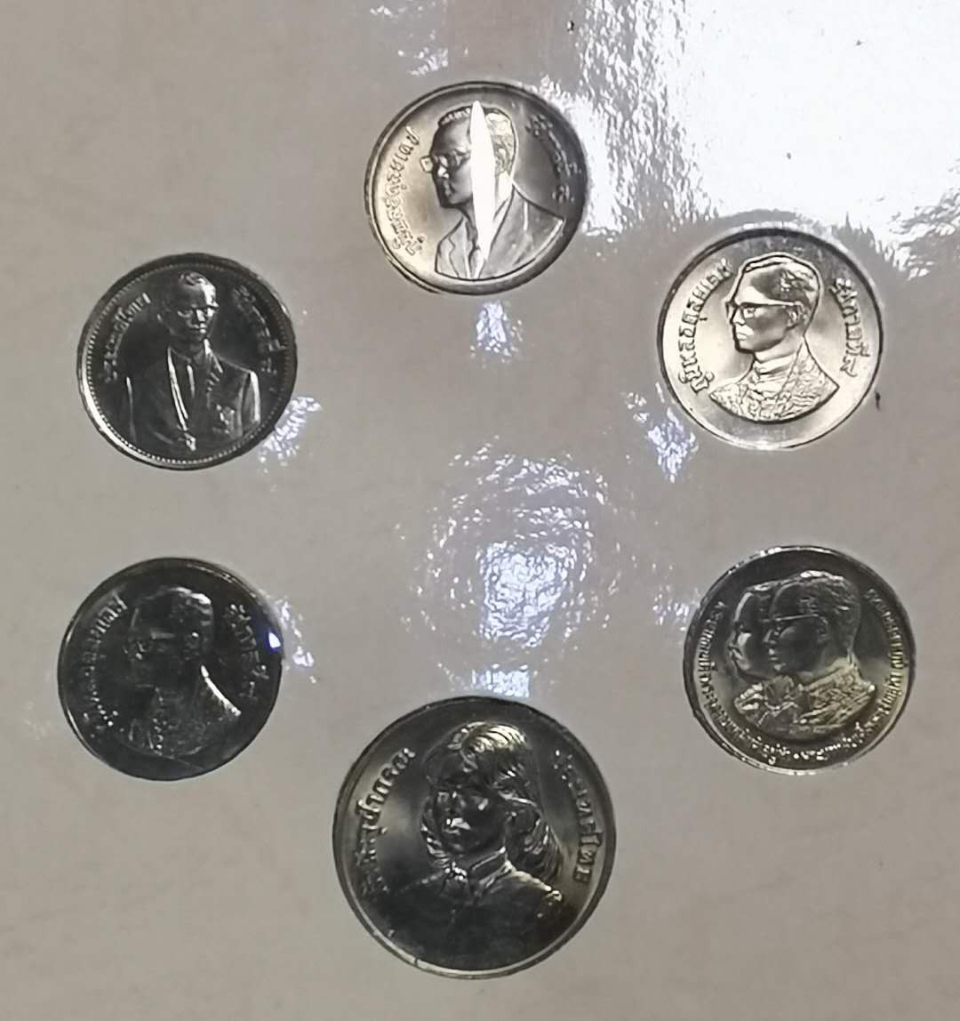 北京马甸外币专卖微拍第五十一期，外国流通币，非贵金属纪念币专场，陆续上新欢迎关注 泰国官方纪念币册12枚