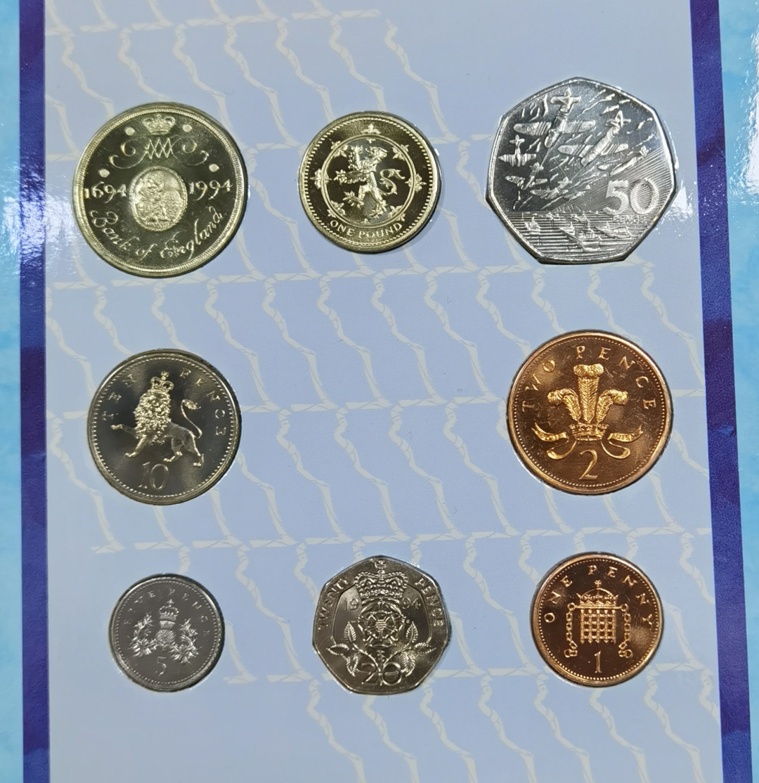 马甸外币专卖微拍第五十三期，外国非贵金属纪念币流通币专场，陆续上新欢迎关注 1994年版英国官方套装币