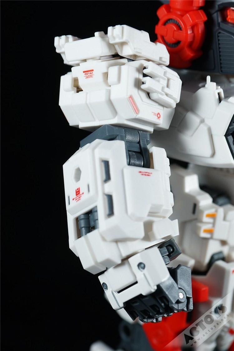 零元拍：诚造社 变形玩具 SDT-01 TITAN Q版猛大帅。全新未拆。