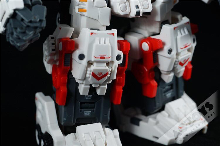 零元拍：诚造社 变形玩具 SDT-01 TITAN Q版猛大帅。全新未拆。